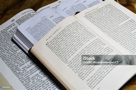 kitab suci yahudi  Hingga detik ini, kitab Mazmur masih diamalkan oleh umat Yahudi dengan nama yang berbeda, yakni Tehillim